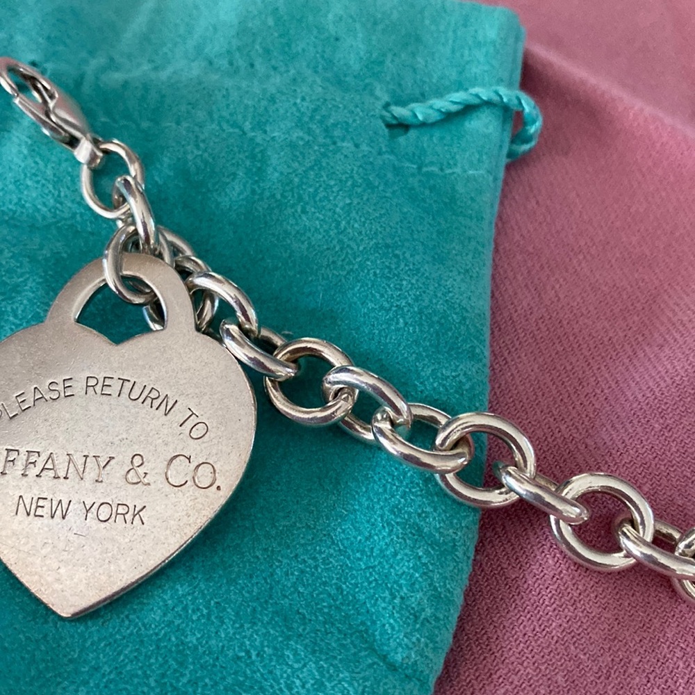 Tiffany & Co. Heart charm bracelet, pouch&gift bag - Picture 8 of 11